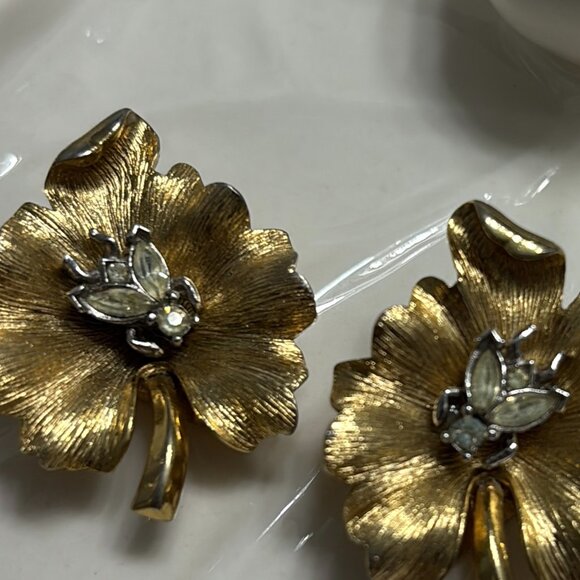 CROWN TRIFARI INSECT MAPLE LEAF DRESS CLIPS - Picture 4 of 7